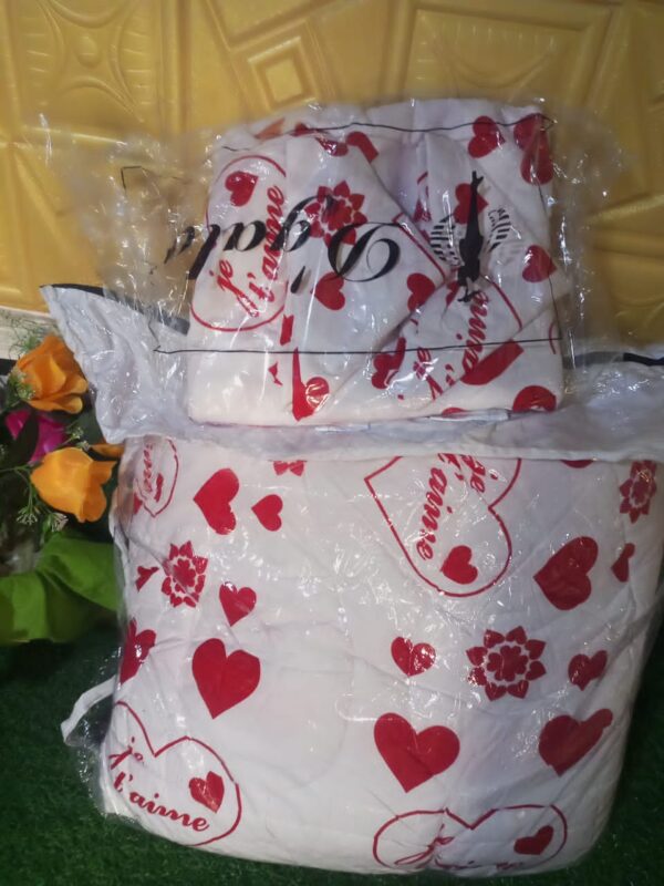 Bedsheet, pillow cases and Duvet