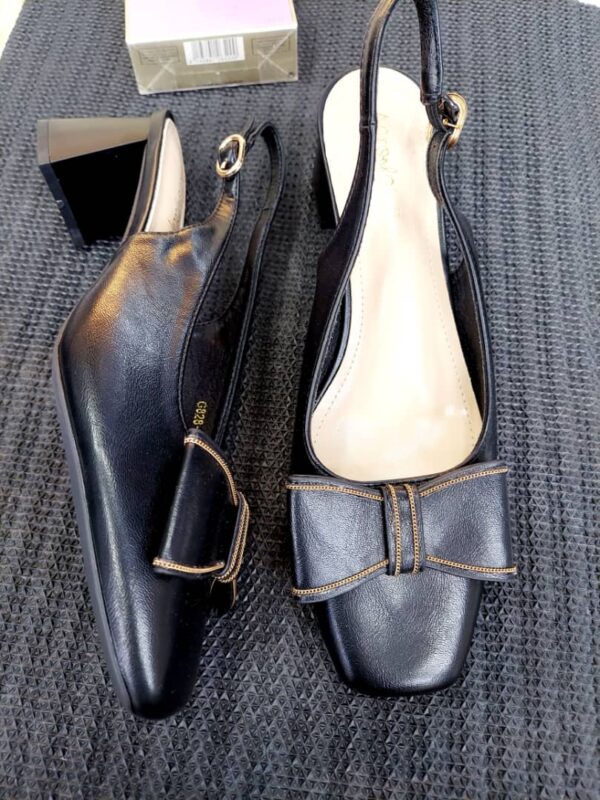 Ladies shoes